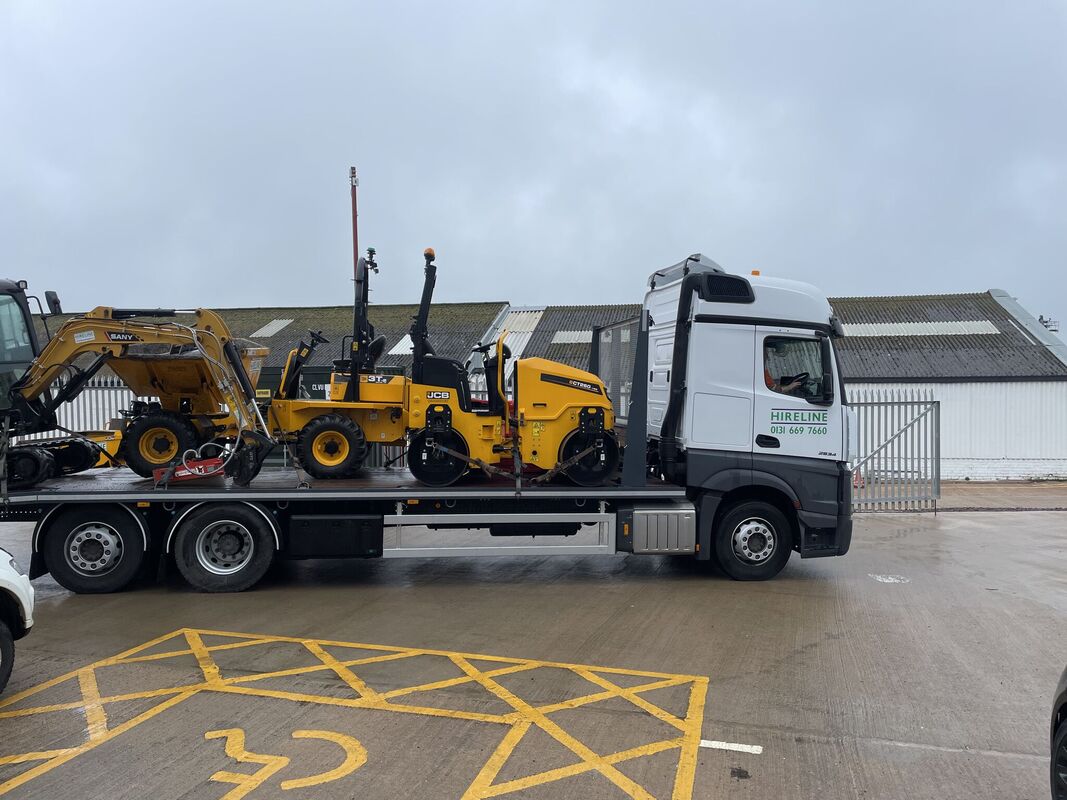 Mini digger hire in Wandsworth for trenching and groundworks